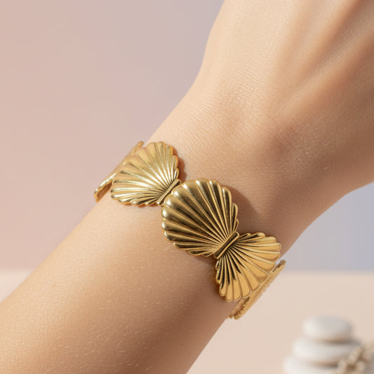 Gold Shell bracelet