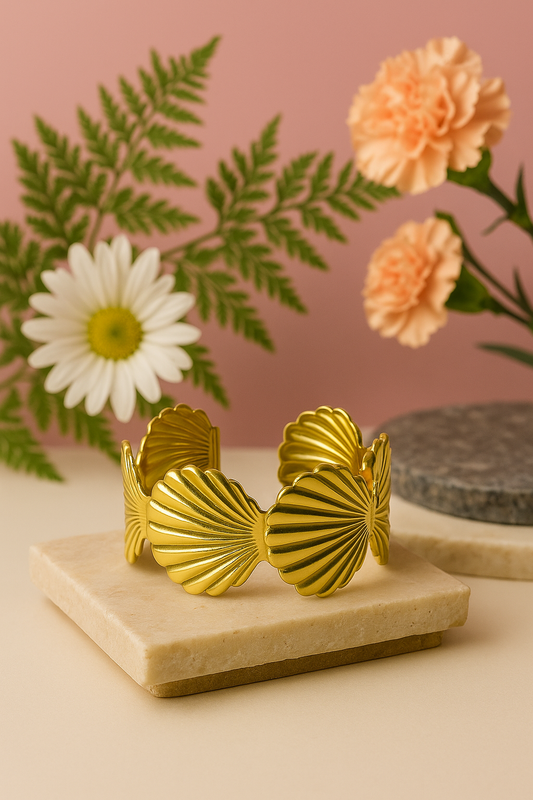 Gold Shell bracelet