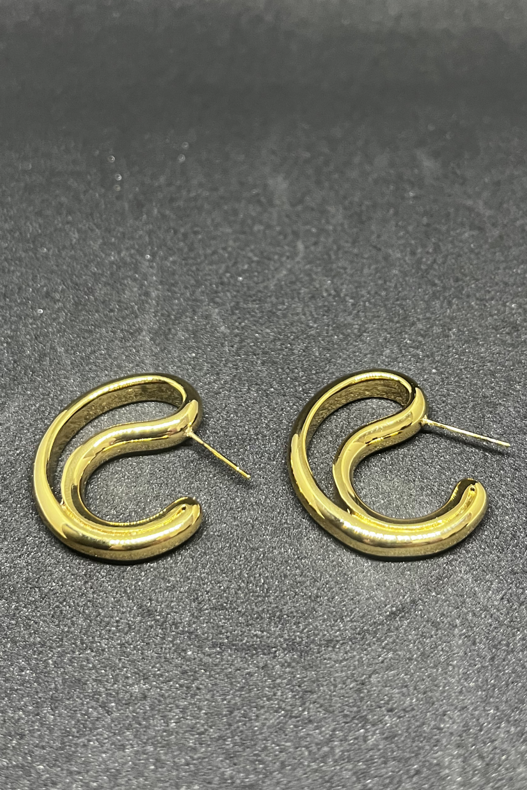 Eterna Curve Gold Hoops