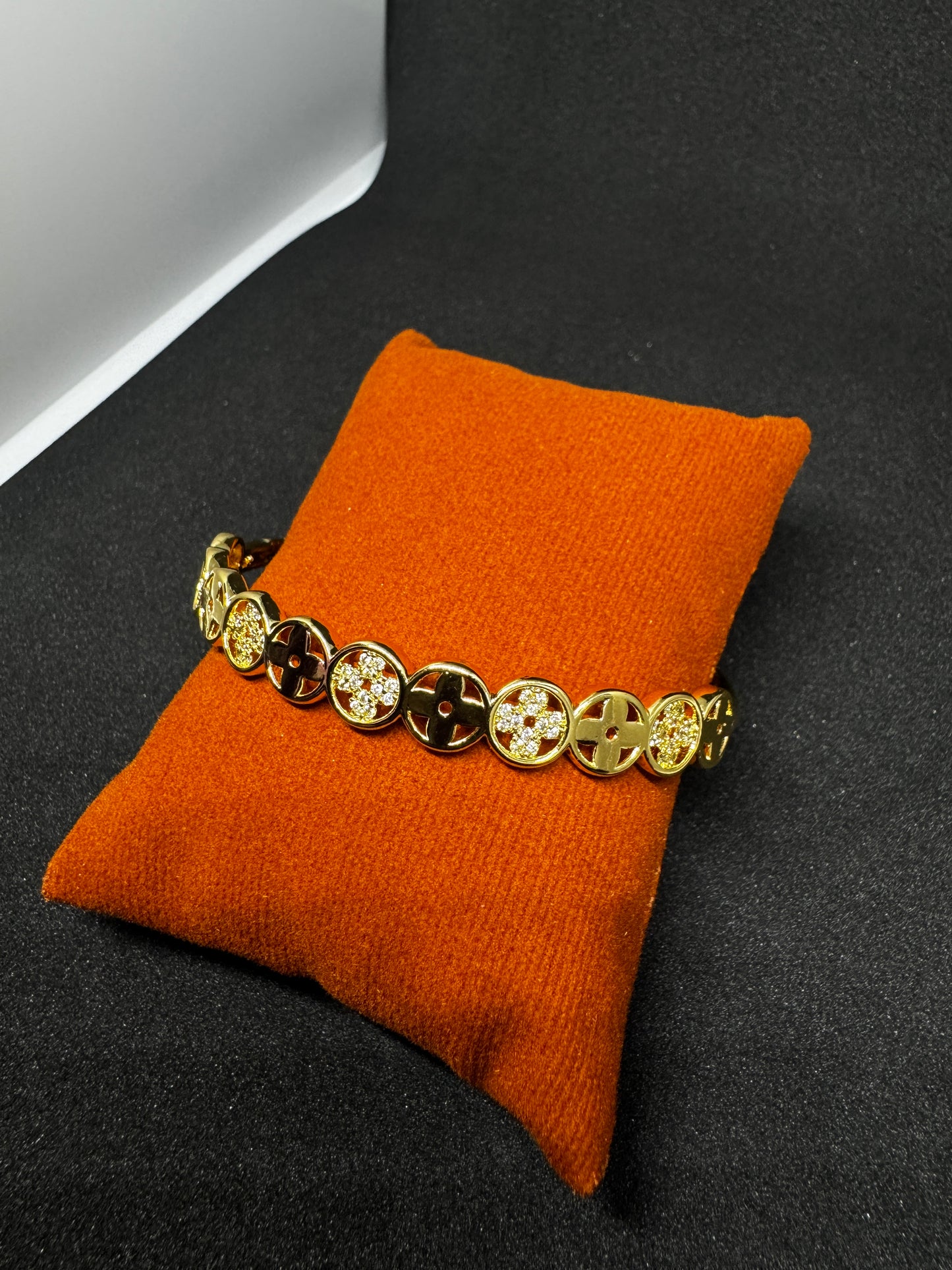 Lustrous Bracelet