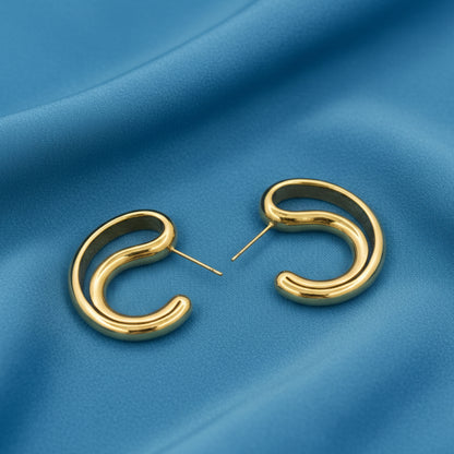 Eterna Curve Gold Hoops