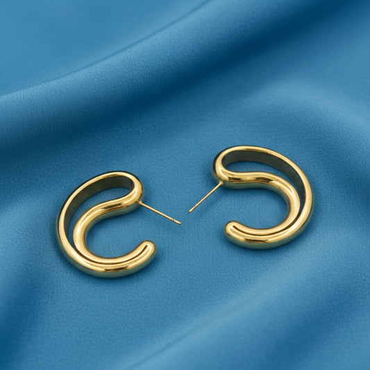 Eterna Curve Gold Hoops