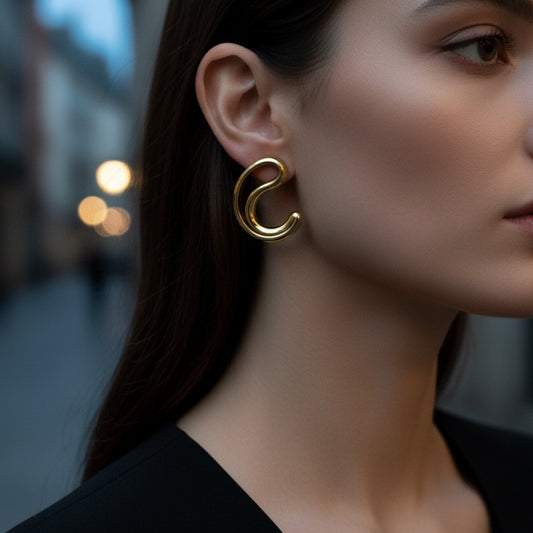 Eterna Curve Gold Hoops