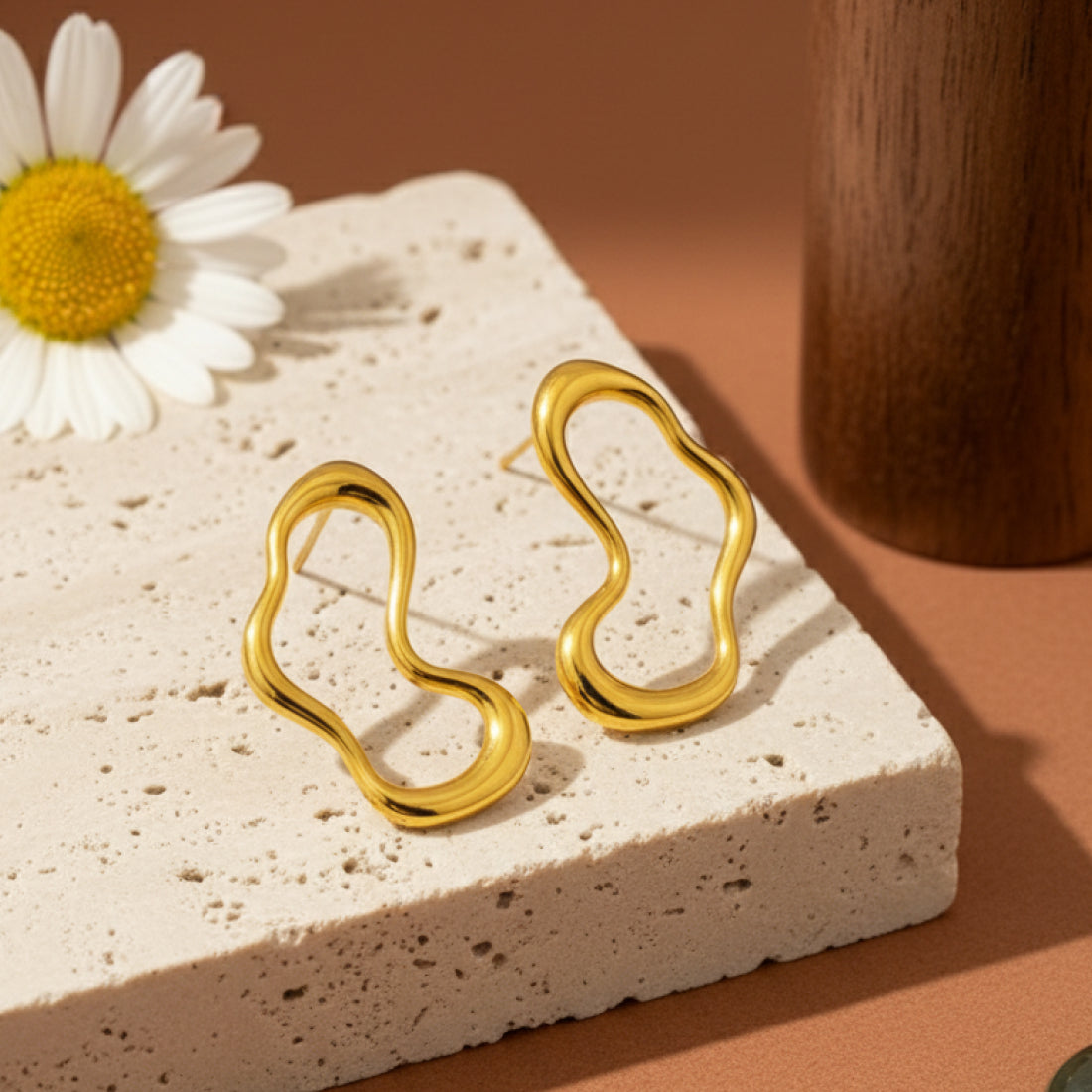 Fluid Aura Gold Earrings