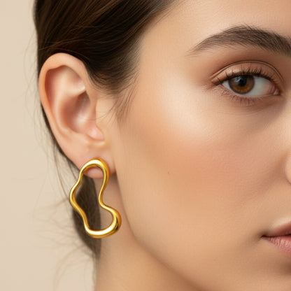 Fluid Aura Gold Earrings