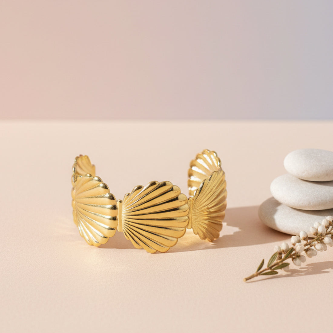 Gold Shell bracelet