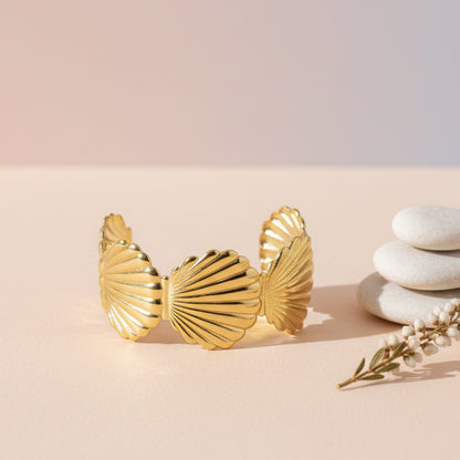 Gold Shell bracelet