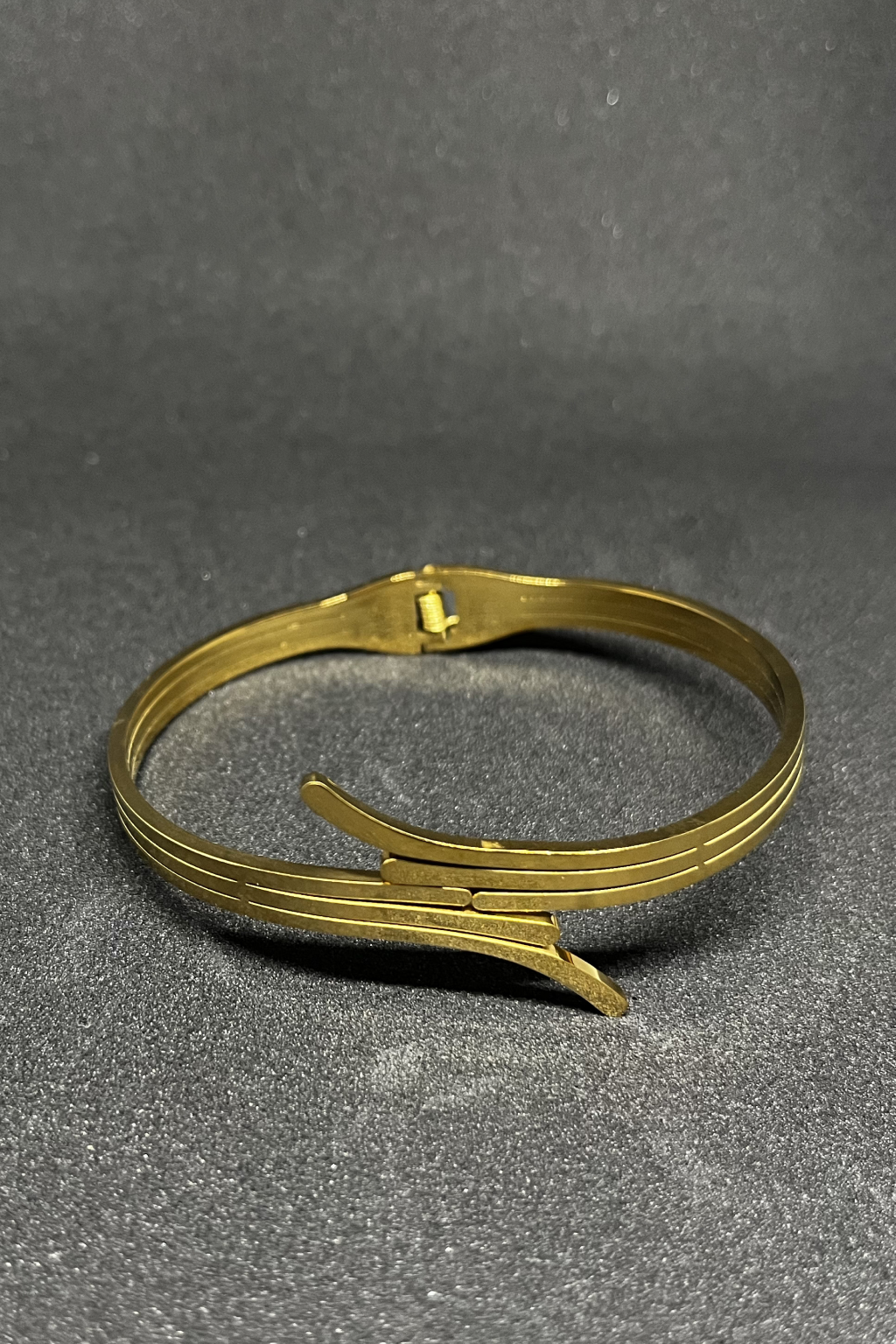Golden wave bracelet
