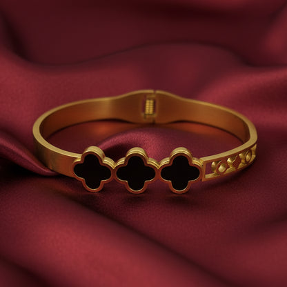 Midnight Clover bracelet