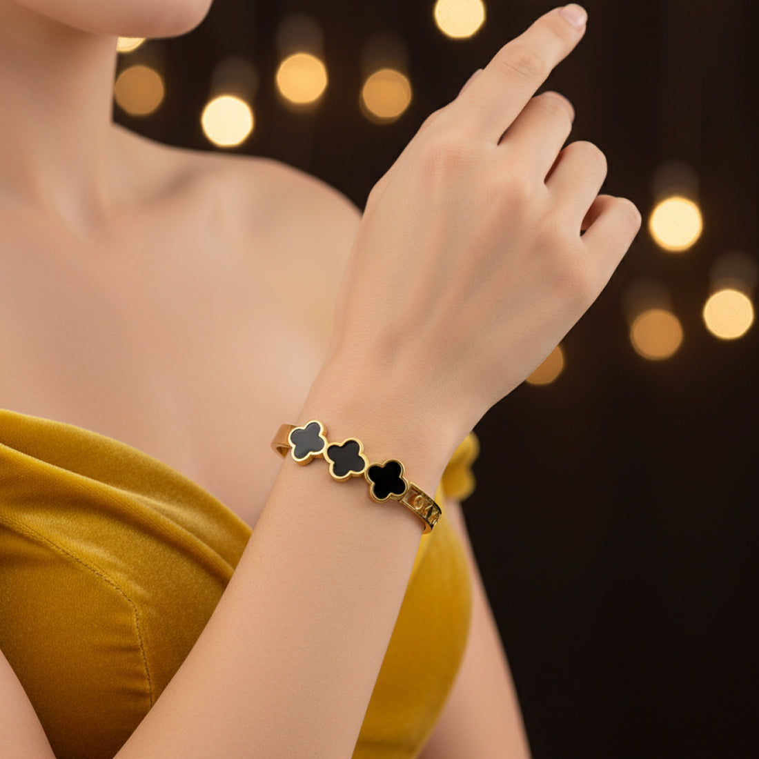 Midnight Clover bracelet