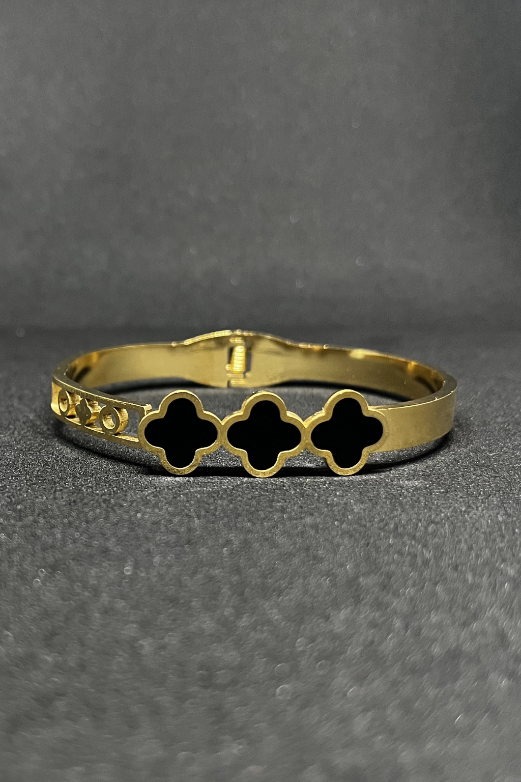 Midnight Clover bracelet