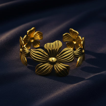 Petal Shine Gold Cuff