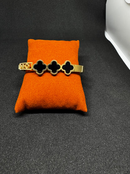 Midnight Clover bracelet