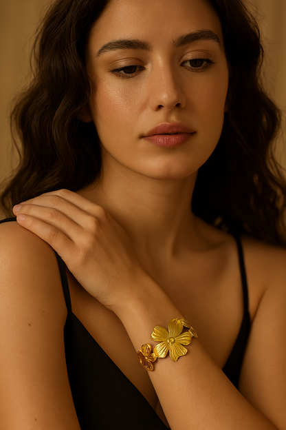 Petal Shine Gold Cuff