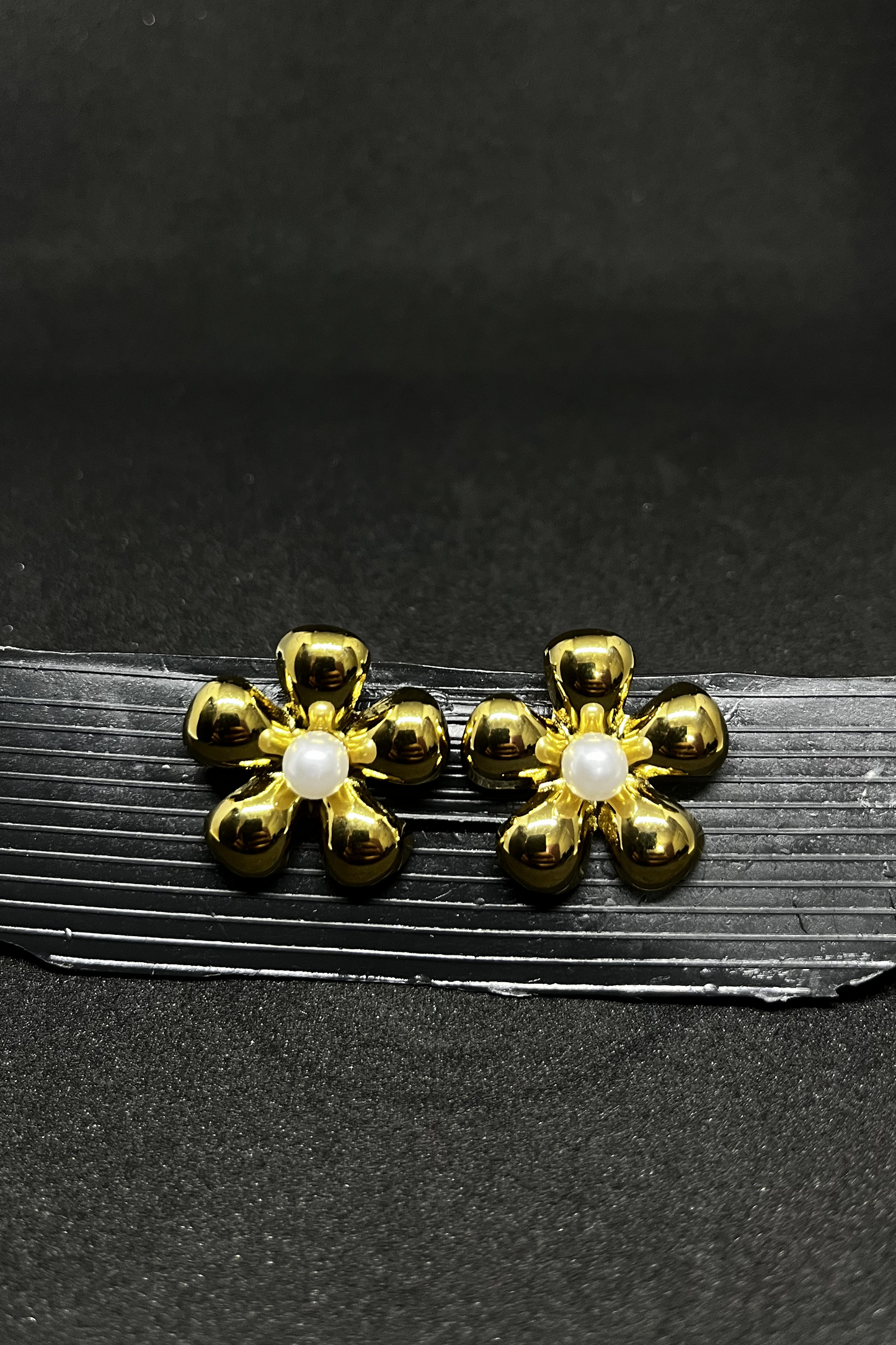 Bloom Pearl Earrings