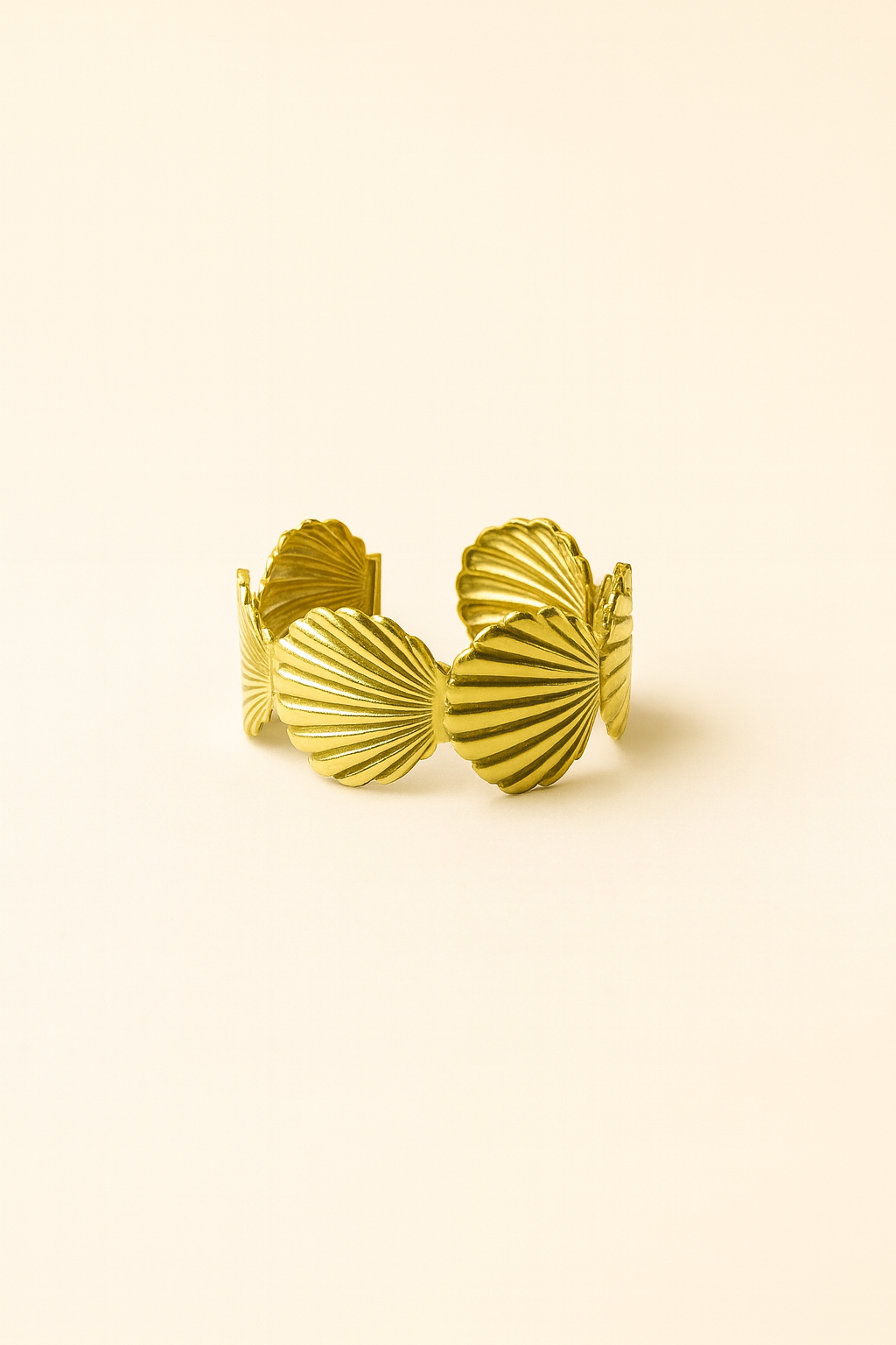 Gold Shell bracelet
