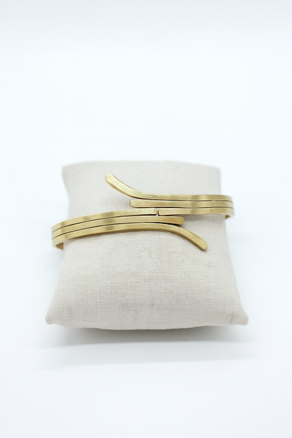 Golden wave bracelet